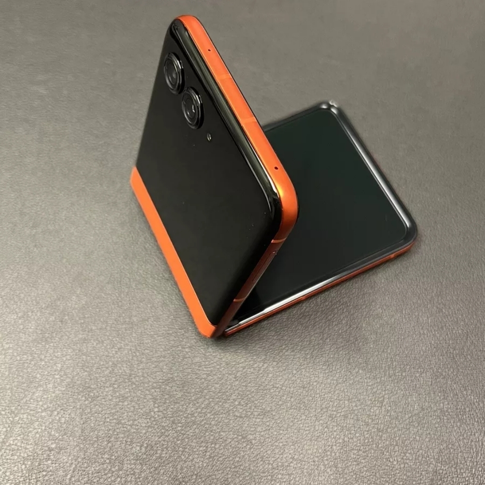 Cricket Wireless Razr+ 2024
